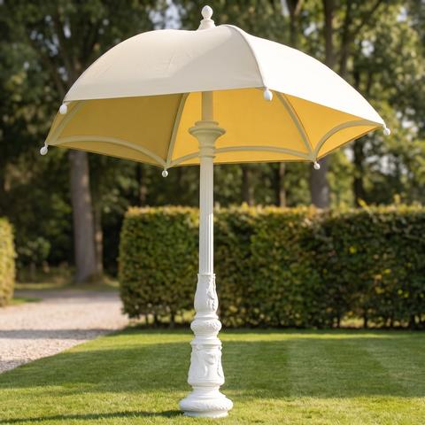 Sonnenschirm in Creme und Gelb mit gegossener Säule