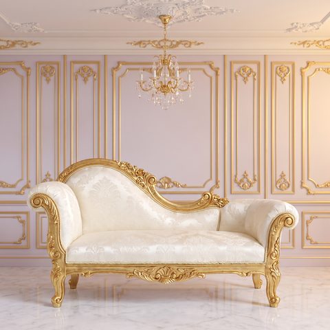 Kinderchaiselongue im Barockstil mit vergoldetem Schnitzrahmen und Elfenbein-Bezug