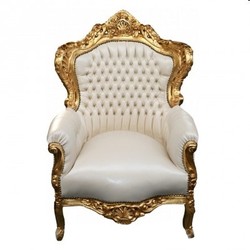 Casa Padrino Sillón Barroco King en Crema y Oro, Sillón de Piel Sintética, Altura 120 cm, Anchura 85 cm, Profundidad 85 cm Casa Padrino Sillón Barroco King en Crema y Oro, Sillón de Piel Sintética, Altura 120 cm, Anchura 85 cm, Profundidad 85 cm
