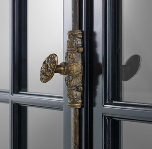 Casa Padrino Luxus Wohnzimmerschrank Schwarz 141 x 48 x H. 233 cm - Limited Edition