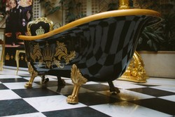 Pompöös by Casa Padrino luxury bath deluxe freestanding by Harald Glööckler black / gold / gold 1695mm with golden lion feet