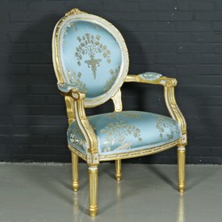 Casa Padrino Fauteuil de Salon Baroque Médaillon Mod2 avec Accoudoirs Bleu Turquoise Clair / Or - Style Antique 65 x 65 x 100 cm Casa Padrino Fauteuil de Salon Baroque Médaillon Mod2 avec Accoudoirs Bleu Turquoise Clair / Or - Style Antique 65 x 65 x 100 cm