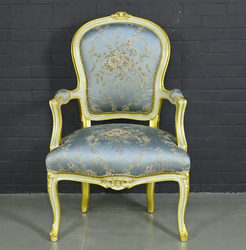 Casa Padrino Baroque Salon Chair Medallion Mod1 with armrests light turquoise / gold - antique style chair 67 x 68 x 98 cm Casa Padrino Baroque Salon Chair Medallion Mod1 with armrests light turquoise / gold - antique style chair 67 x 68 x 98 cm