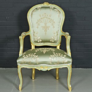 Casa Padrino Baroque Salon Chair Medaillon Mod1 with Armrests Light Green / Gold - Antique Style Chair - 67 x 68 x 98 cm Casa Padrino Baroque Salon Chair Medaillon Mod1 with Armrests Light Green / Gold - Antique Style Chair - 67 x 68 x 98 cm