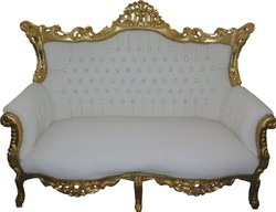 Casa Padrino Barock 2-er Sofa Master Weiß Lederoptik / Gold mit Bling Bling Glitzersteinen - Antik Stil Möbel - Limied Edition Casa Padrino Barock 2-er Sofa Master Weiß Lederoptik / Gold mit Bling Bling Glitzersteinen - Antik Stil Möbel - Limied Edition
