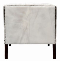Casa Padrino Luxury Chesterfield Armchair in Genuine Leather White with Black Feet 80 x 84 x H. 79 cm Casa Padrino Luxury Chesterfield Armchair in Genuine Leather White with Black Feet 80 x 84 x H. 79 cm