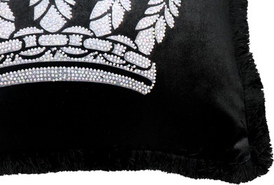 Casa Padrino Luxus Dekokissen Pompöös by Harald Glööckler Schwarz / Silber mit Krone und Strasssteinen 50 x 50 cm