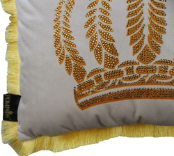 Casa Padrino Coussin Décoratif de Luxe Pompöös par Harald Glööckler Crème / Or avec Couronne et Strass 50 x 50 cm