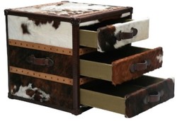 Casa Padrino Mesa auxiliar de lujo tipo baúl con 3 cajones Marrón / Blanco 63 x 60 x A. 67 cm