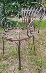 Casa Padrino Schmiedeeisen Gartenstuhl mit Armlehnen Ø 46 x H. 94 cm - verschiedene Farben - Jugendstil Gartenmöbel 