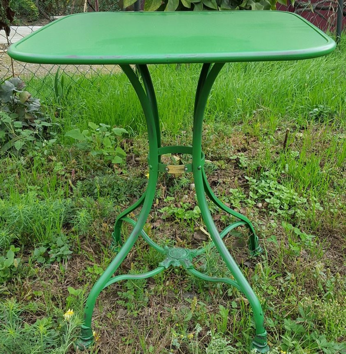 Casa Padrino Gartentisch 60 x 60 x H. 75 cm - verschiedene Farben - Schmiedeeisen Gartenmöbel 