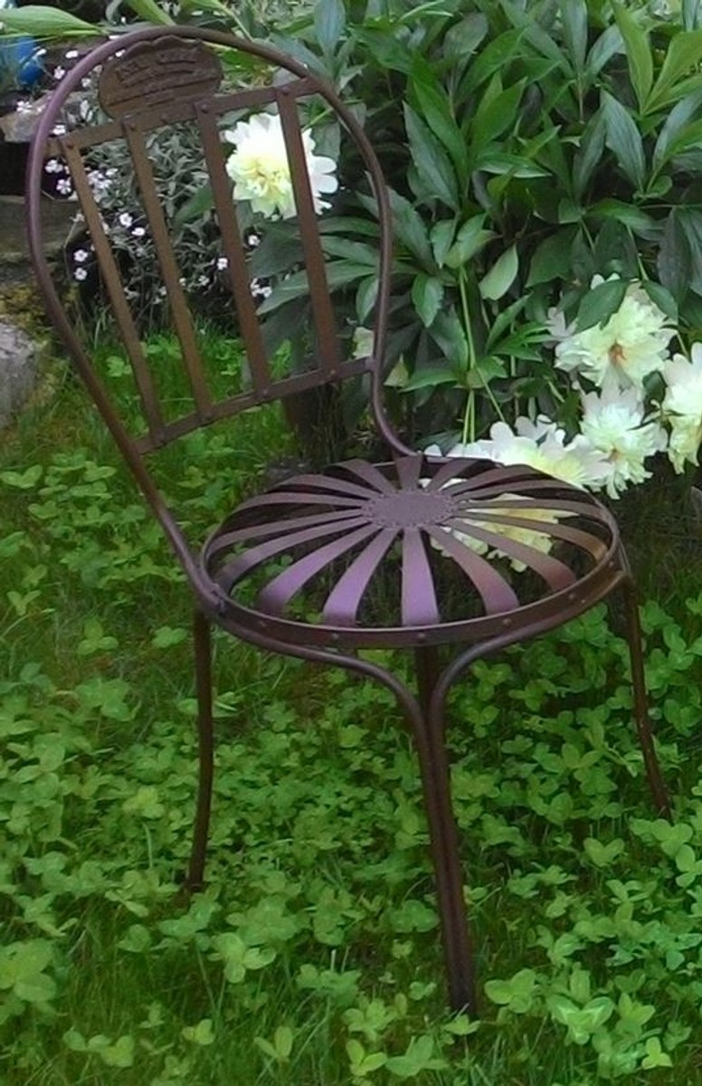 Casa Padrino Gartenstuhl 40 x 40 x H. 90 cm - verschiedene Farben - Handgefertigte Gartenmöbel im Jugendstil