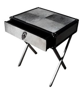 Cráneo de la consola de Casa Padrino con piel sintética en blanco y negro 51x41x61cm - mesita de noche junto a la cama Cráneo de la consola de Casa Padrino con piel sintética en blanco y negro 51x41x61cm - mesita de noche junto a la cama