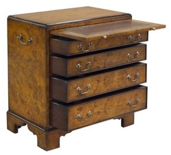 Casa Padrino Cassettone Art Nouveau in Legno Mogano Lussuoso con 4 Cassetti Marrone 62 x 39 x H. 70 cm - Qualità Lussuosa