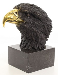 Casa Padrino figure de luxe en bronze aigle tête sur socle en marbre noir / or 17,9 x 27 x H. 33,2 cm - Salon Déco