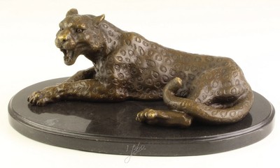 Casa Padrino figure de luxe en bronze / sculpture leopard sur socle en marbre 28,4 x 16,5 x H. 11,4 cm - Décoration de Salon