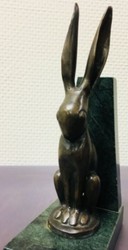 casa padrino luxus wohnzimmer hotel restaurant buchstützen bronze marmor hasen mit sockel set deko accessoires möbel
