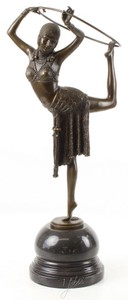 Casa Padrino Bronze Figure Hula Hoop Danseuse avec Base Bronze / Noir 16,4 x 21,1 x H 51,2 cm - Décoration de Luxe