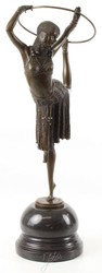 casa padrino luxus bronzefigur skulptur hula hoop tänzerin mit marmorsockel wohnzimmer hotel restaurant club bar deko accessoires möbel