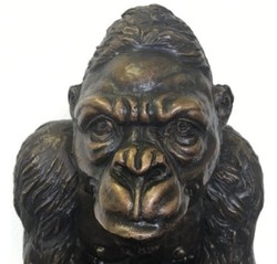 casa padrino luxus wohnzimmer hotel restaurant club bar büro deko accessoires gorilla affe figur bronzefigur skulptur  