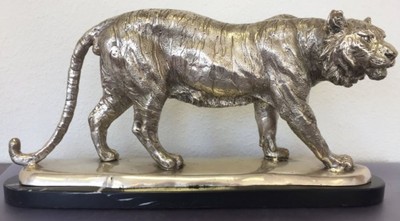 Casa Padrino figura di bronzo tigre su base di marmo argento / nero 48 x 14 x H. 25 cm - Figura Decorativa di Lusso