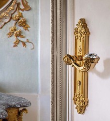 Casa Padrino set maniglia per porta Art Nouveau di lusso con piastra e cristallo Swarovski in cristallo oro 15,5 x H. 33,5 cm - Accessori Hotel