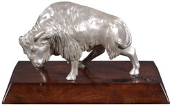 Casa Padrino luxury bison bronze figure silver / brown 35 x 18 x H. 20 cm - Silver Plated Deco Figurine with Mahogany Wood Base