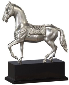 Casa Padrino figurine en bronze de luxe avec socle en bois argent / noir antique 31,5 x 12,5 x H. 37,3 cm - Figurine Décorative en Métal Argenté