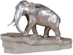 Casa Padrino eléphant en bronze de luxe sur socle en marbre argent / blanc 44 x 19 x H. 30 cm - Qualité Luxe