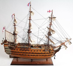 Casa Padrino Buque Insignia HMS Victory de Lujo Marrón / Multicolor 97 x 29 x H. 83 cm - British Deco Barco Velero Hecho a Mano de Madera
