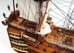 Casa Padrino Buque Insignia HMS Victory de Lujo Marrón / Multicolor 97 x 29 x H. 83 cm - British Deco Barco Velero Hecho a Mano de Madera