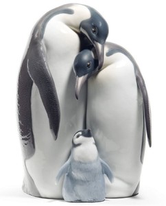 casa padrino luxus designer porzellan dekoration figur skulptur pinguin familie wohnzimmer hotel restaurant club bar büro deko accessoires