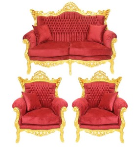 Casa Padrino Baroque Living Room Set Bordeaux velvet fabric / gold - 2 seater sofa + 2 armchairs