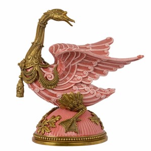 Casa Padrino Scultura barocca rosa d'oca / oro - ottone / porcellana 33,4 x 22,8 x H 38,7 cm Mod2 - Figurina Art Nouveau in stile antico rococò