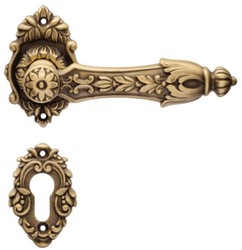 casa padrino luxus barock jugendstil wohnzimmer hotel restaurant club bar büro schloss burg türgriff türklinken set mit rosetten messing patiniert deko accessoires