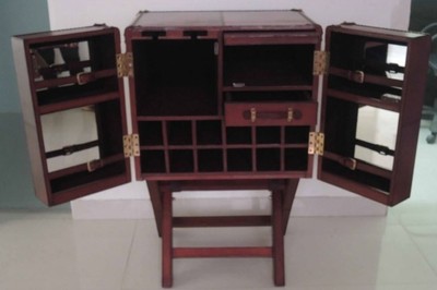 casa padrino luxus designer barschrank schrankbar weinschrank im koffer look design rindsleder echtleder hotel restaurant club bar büro deko accessoires möbel