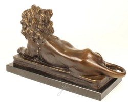 Casa Padrino figura de bronce de lujo de con base de mármol mentira león mirando a la derecha bronce / gris H. 38 cm - Calidad de Lujo