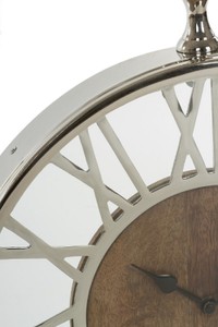 Casa Padrino Luxus Wanduhr im Design einer antiken Taschenuhr Silber / Naturfarben Ø 45 cm - Dekorative runde Uhr mit einem Ziffernblatt aus unbehandeltem Holz