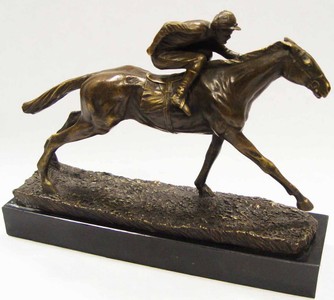 Casa Padrino sculpture en bronze de luxe jockey à cheval bronze / or / noir 29 x 7,9 x H. 21,4 cm - Figurine Déco