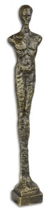 Casa Padrino Diseñador Estatuilla de Hierro Fundido Hombre de Pie Oro Antiguo 8,1 x 5,4 x H. 43 cm - Estatuilla de Lujo Decorada