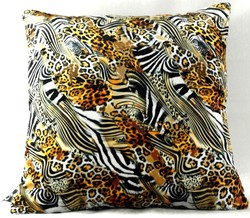 Casa Padrino Almohada Decorativa de Lujo Nevada Multicolor 45 x 45 cm - Terciopelo Fino - Almohada de la Sala de Estar Casa Padrino Almohada Decorativa de Lujo Nevada Multicolor 45 x 45 cm - Terciopelo Fino - Almohada de la Sala de Estar