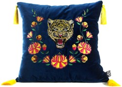 casa padrino luxus designer samt kissen zierkissen mit troddeln tiger wohnzimmer schlafzimmer hotel deko accessoires
