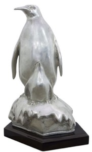 Casa Padrino figure en bronze pingouin mère avec enfant argent / noir 22 x 15 x H. 33 cm - Sculpture de Luxe