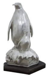 Casa Padrino figure en bronze pingouin mère avec enfant argent / noir 22 x 15 x H. 33 cm - Sculpture de Luxe