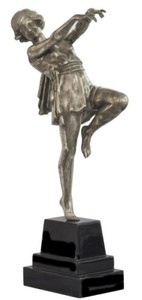 Casa Padrino bronze figure de luxe danseuse dame argent / noir 22 x 11 x H. 51 cm - Figure Déco sur Socle en Bois