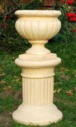 Casa Padrino Pilar Barroco Arena Ø 32 x H. 40 cm - Pilar de Jardín Redonda Pequeña en Estilo Barroco - Accesorios de Decoración de Jardín