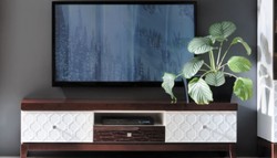 Casa Padrino armadio televisione di lusso con 3 cassetti bianco / marrone lucido 171,4 x 45 x H. 49 cm - Mobili Soggiorno