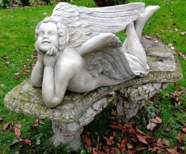 Casa Padrino sculpture Art Nouveau ange allongé 25 x H. 43 cm - Figurine Déco Jardin - Spécial!