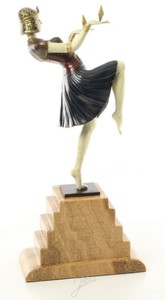 Casa Padrino Luxus Bronzefigur Ägytische Tänzerin Mehrfarbig / Beige 17 x 9 x H. 37 cm - Deko Bronze Skulptur mit Sockel