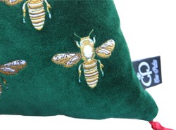 Coussin décoratif de luxe avec pompons Casa Padrino Bees Green / Red 45 x 45 cm - velours de qualité - Accessoires de décoration de luxe